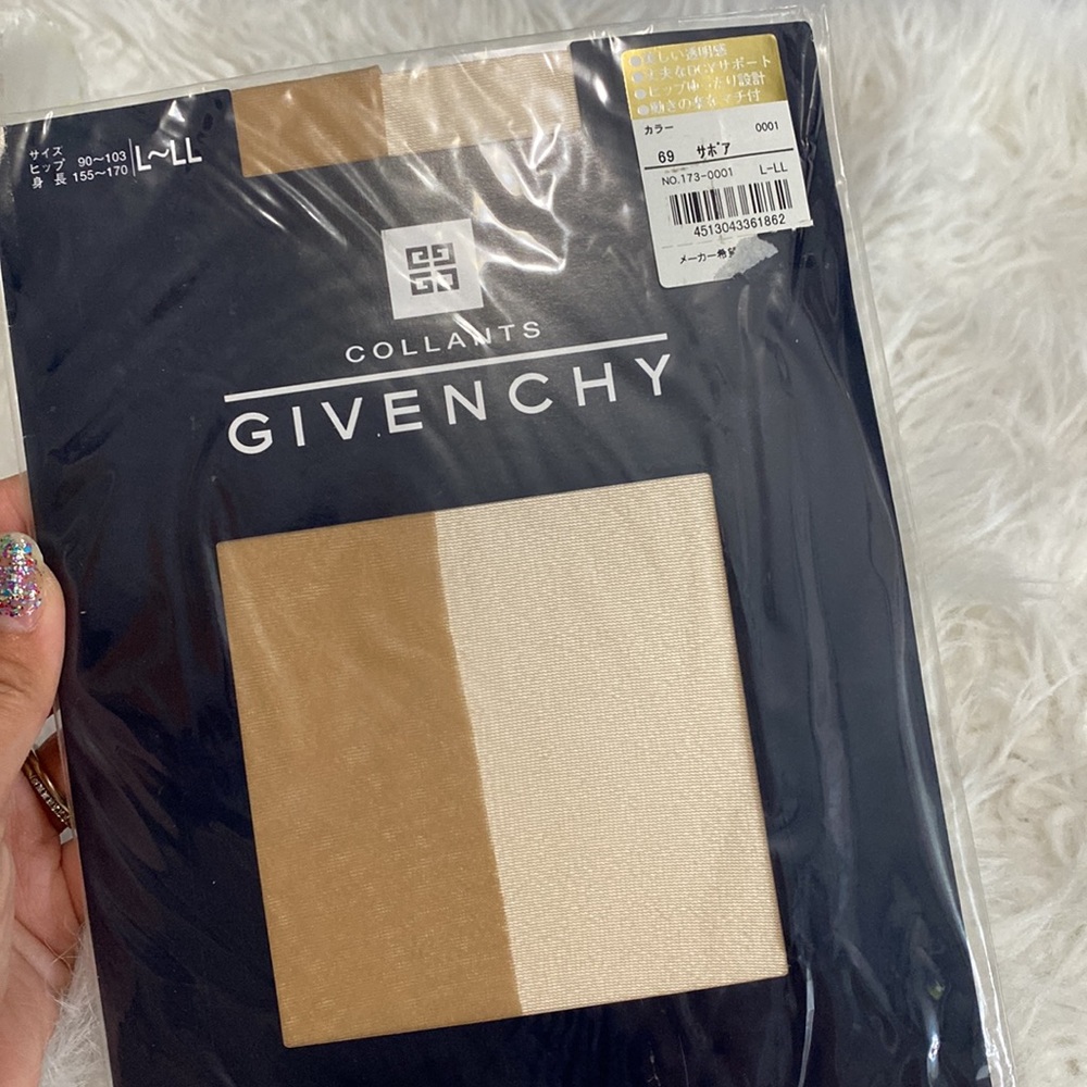 Givenchy - Picture 2 of 2